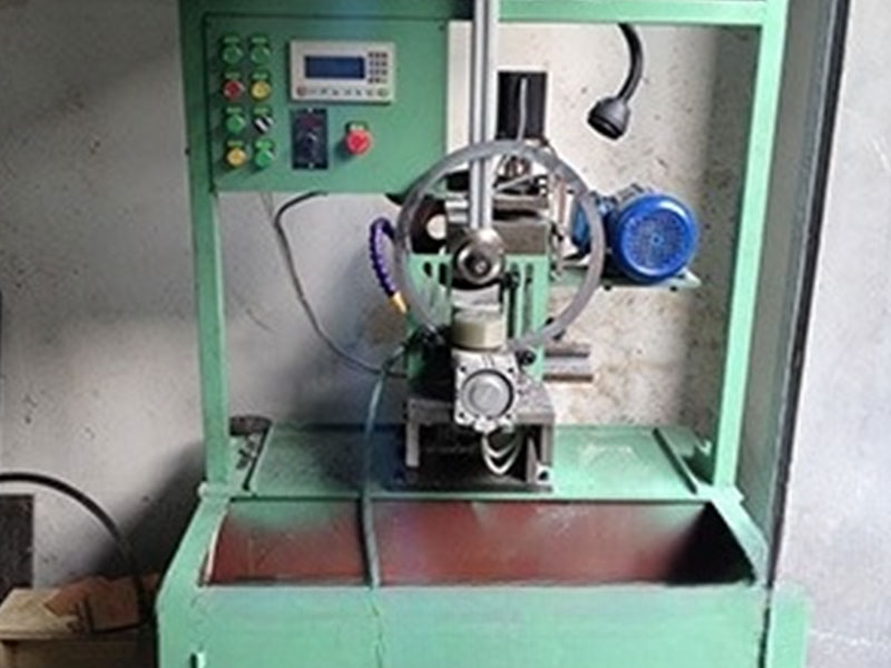 เครื่องกัด CNC อเนกประสงค์และเครื่องกัดมุมแหวน
